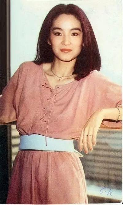 经典电影女明星,回顾经典电影中的璀璨女明星
